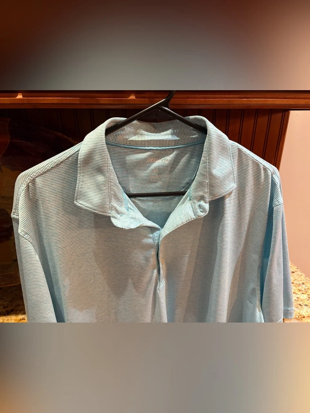 johnnie-O men’s golf polo. Sharp teal/white micro stripe with iconic logo. XL